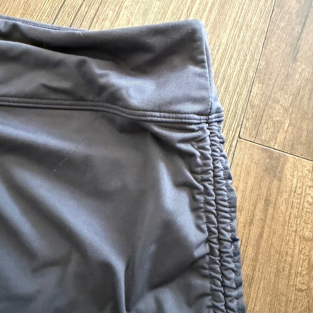 Athleta Splash Swim Skirt Womens Medium Gray Ruched Side Cinch Athletic Poolside - Picture 11 of 14